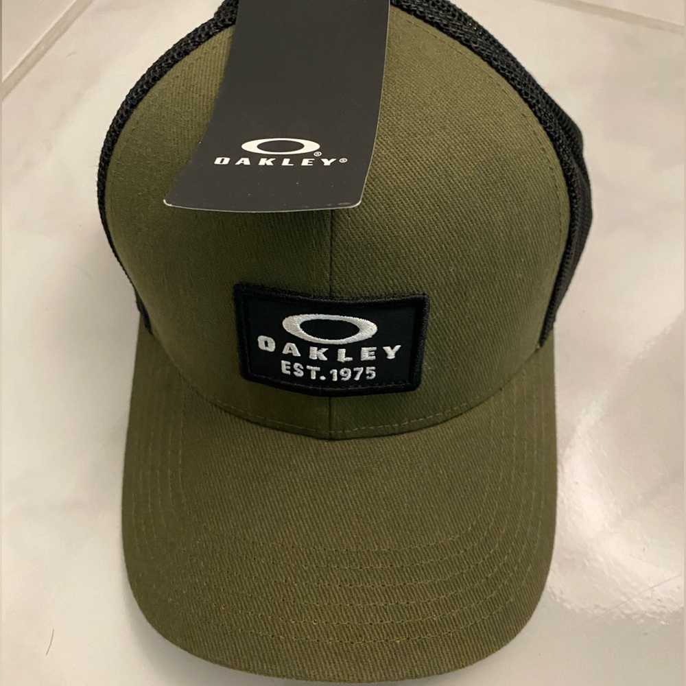 Oakley Patch Trucker SnapBack Hat